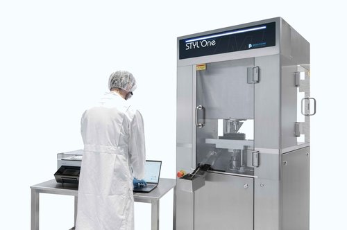 STYL'One Evo with scientist