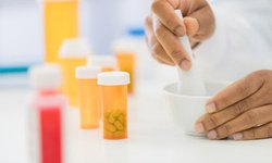 Dry granulation in solid oral formulation- advantages of spray-dried mannitol - image