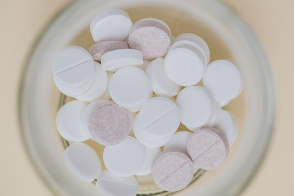 top-view-white-tablets